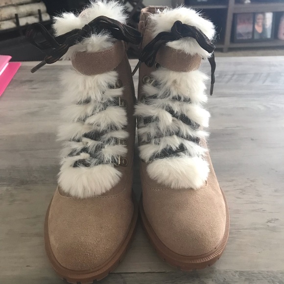 Nine West Shoes - Nine West Size 7 fur boots